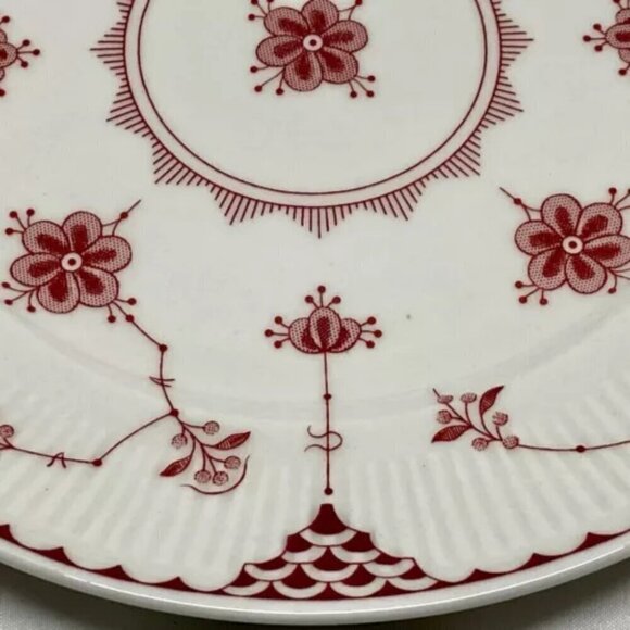 Johnson Bro's Denmark Furnivals Red White Floral Design England 8” Plate EUC - Picture 3 of 9